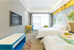 Dinosaur-Valley-Hot-Spring-Hotel