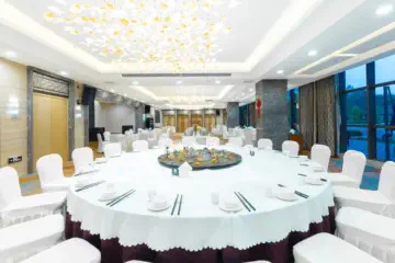 Dinosaur-Valley-Hot-Spring-Hotel