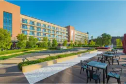 Dinosaur-Valley-Hot-Spring-Hotel