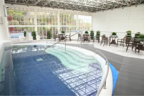 Dinosaur-Valley-Hot-Spring-Hotel