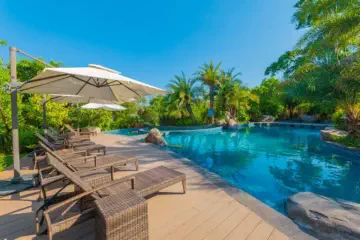 Dinosaur-Valley-Hot-Spring-Hotel